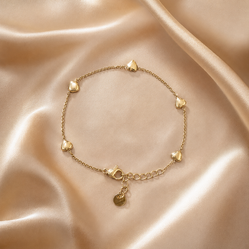 BANZARA Heart Whisper Charm Bracelet – Minimal Adjustable Everyday Elegance